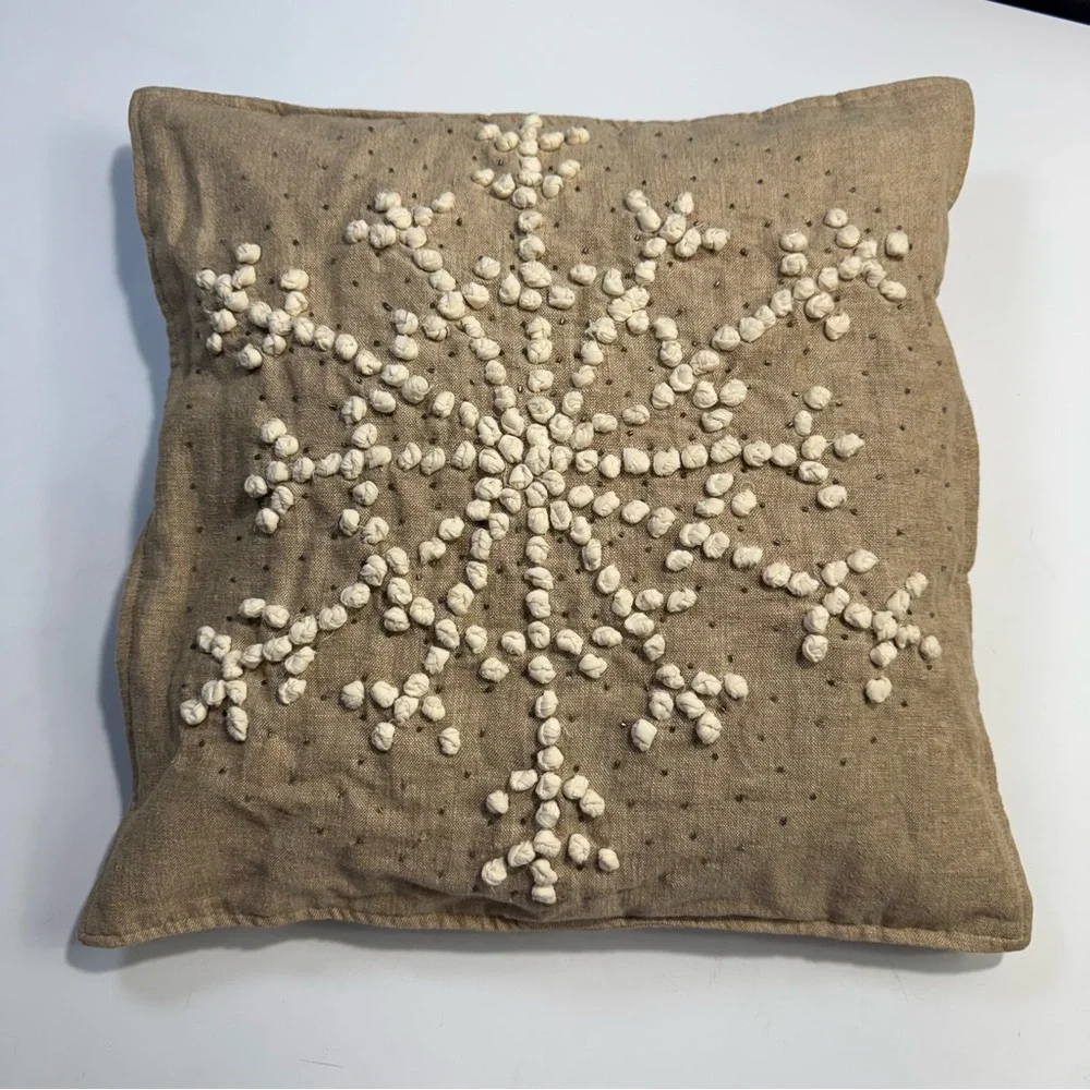 Pottery Barn Tufted Snowflake Pillow Cover 18x18 Farmhouse Neutral Textured